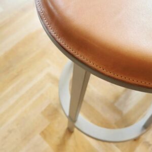 coussin cuir- assise cuir- tabouret hay